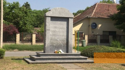 Image: Subotica, 2019, Memorial stone for the victims of the ghetto in Pal Pap Street, Magyar Nemzeti Tanács