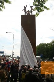 Image: Prague, 2009, Dedication of the memorial on May 27, Úřad městské části Praha 8