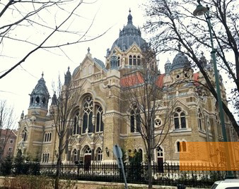 Bild:Szeged, 2019, Außenansicht der Neuen Synagoge, Ruth Ellen Gruber