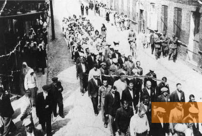 Image: Yurburg, around 1941, Jews from Yurburg marching wearing the yellow star, Vilniaus gaono žydų muziejus