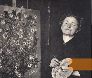 Image: No place given, undated, The painter Malerin Séraphine Louis (Séraphine de Senlis) who died 1942 in Clermont from malnutrition, public domain