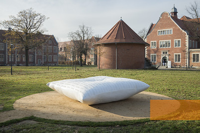 Image: Berlin-Buch, 2013, Memorial to the victims of »euthanasia« crimes, Galerie Pankow, Gerhard Zwickert