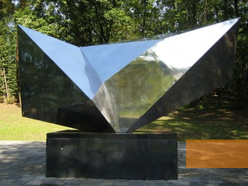 Bild:Zagreb, 2012, Der »Kristall« von Bakić, Stiftung Denkmal, Philipp Sukstorf