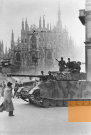 Image: Milan, September 1943, Occupation by Leibstandarte SS »Adolf Hitler«, Bundesarchiv, Bild 183-J15480 / Rottensteiner / CC-BY-SA 3.0