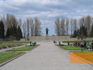 Image: Saint Petersburg, 2005, Memorial site at Piskariovskoye Cemetery, Stiftung Denkmal