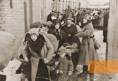Image: Lublin, 1942, Deportation of Jews from the ghetto, YIVO Institute