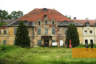 Image: Steinort, 2010, The Lehndorff castle in need of renovation, Stiftung Denkmal