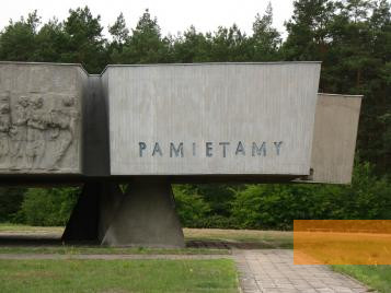 Image: Chełmno, 2008, 1964 memorial, the inscription reads: »We remember«, Jakub Krajniak