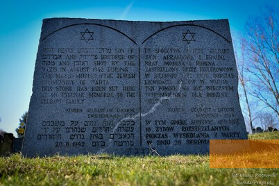 Image: Warta, 2020, Memorial stone for murdered Jews, sieradz-praga.pl, Łukasz Piotrowski