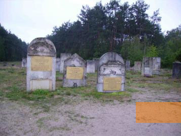 Image: Chełmno, 2006, »Waldlager«: Gravestones from the destroyed Jewish cemetery in Turek serve as a reminder of the town's annihilated community, Thomas Herrmann, Berlin