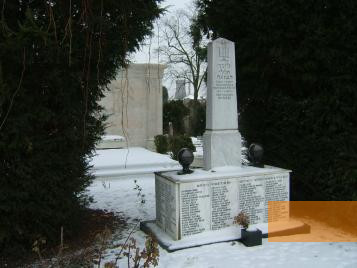 Bild:Arad, 2006, Mahnmal mit den Namen der Opfer des Holocaust aus Arad, Stiftung Denkmal, Roland Ibold