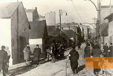Bild:Bendzin, 1942, Straßenszene im Ghetto, gemeinfrei