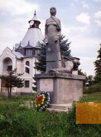 Bild:Pepeni, 2005, Denkmal für die ermordeten Juden, Stiftung Denkmal