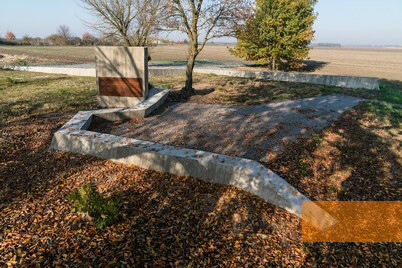 Image: Chukiv, 2019, The outline of the mass grave, Stiftung Denkmal, Anna Voitenko