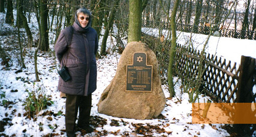 Image: Merxheim, 1999, Marion M. Michel, whose father, Jakob Michel, was murdered on October 8, 1942 in Auschwitz, Werner Reidenbach
