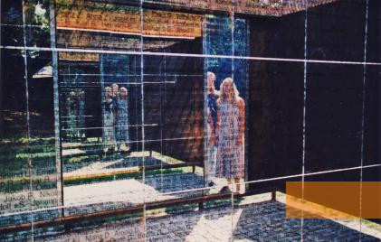 Image: Andernach, 1996, Interior view of the Mirror Container, Paul Petzel