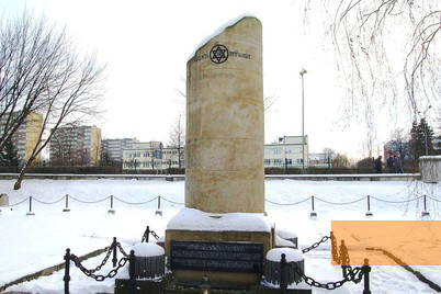 Bild:Tarnów, 2010, Holocaustdenkmal auf dem jüdischen Friedhof, Tajchman (Wikipedia Commons)