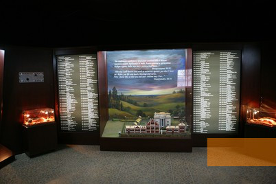 Image: Nowogrodek, 2007, View of the exhibition at the regional museum, Navahrudski histaritchna-krayasnautchi musey
