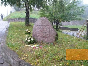 Image: Shiauliai, 2004, Memorial stone at the former ghetto entrance, Stiftung Denkmal, Nerijus Grigas